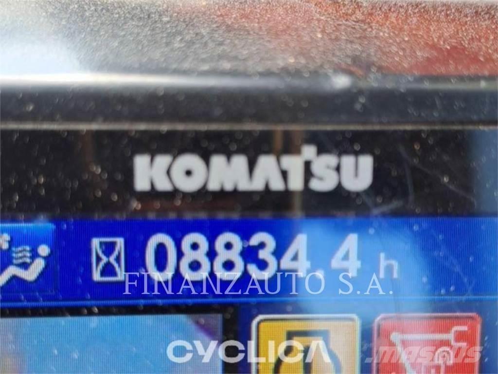 Komatsu PC210 Pásová rýpadla