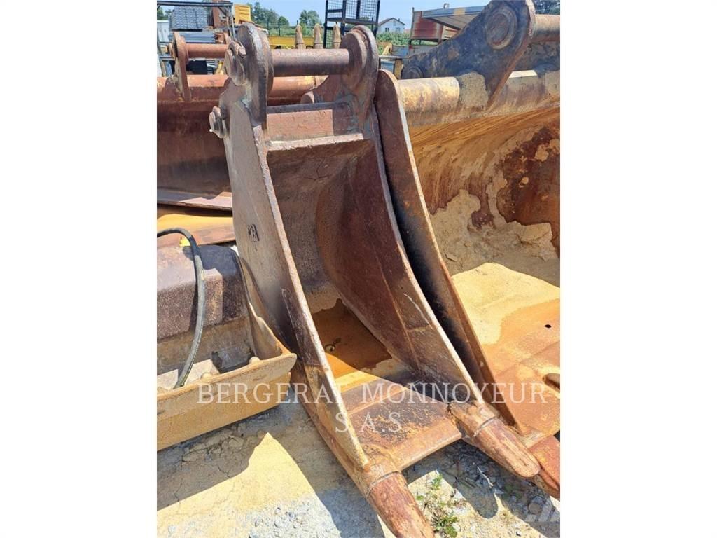 Komatsu PC210LC Pásová rýpadla