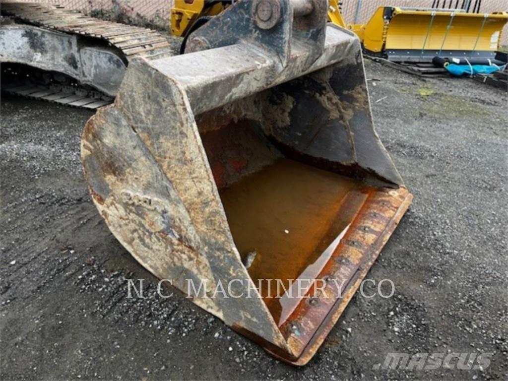 Komatsu PC210LCI-1 Pásová rýpadla