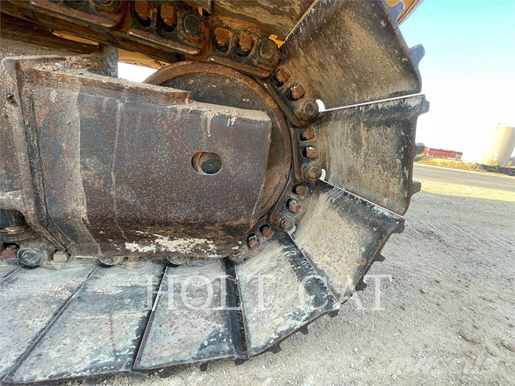 Komatsu PC240LC-11 Pásová rýpadla