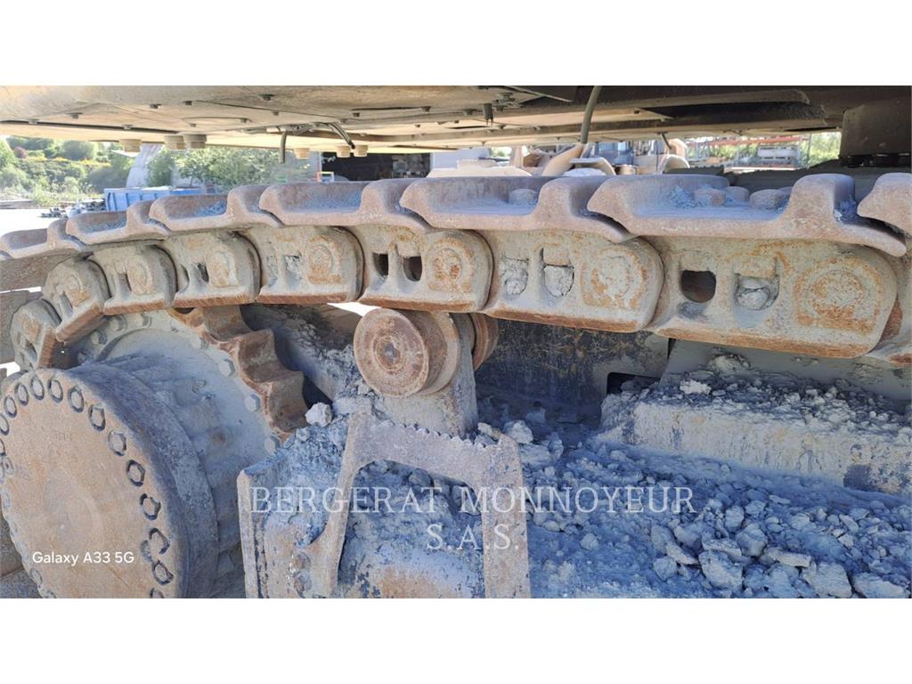 Komatsu PC700LC Pásová rýpadla