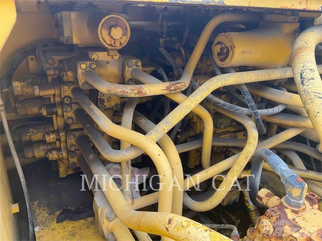 Komatsu PC750LC-6K Pásová rýpadla