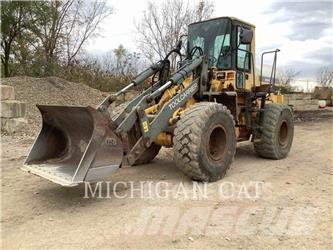 Komatsu WA250-3 Kolové nakladače