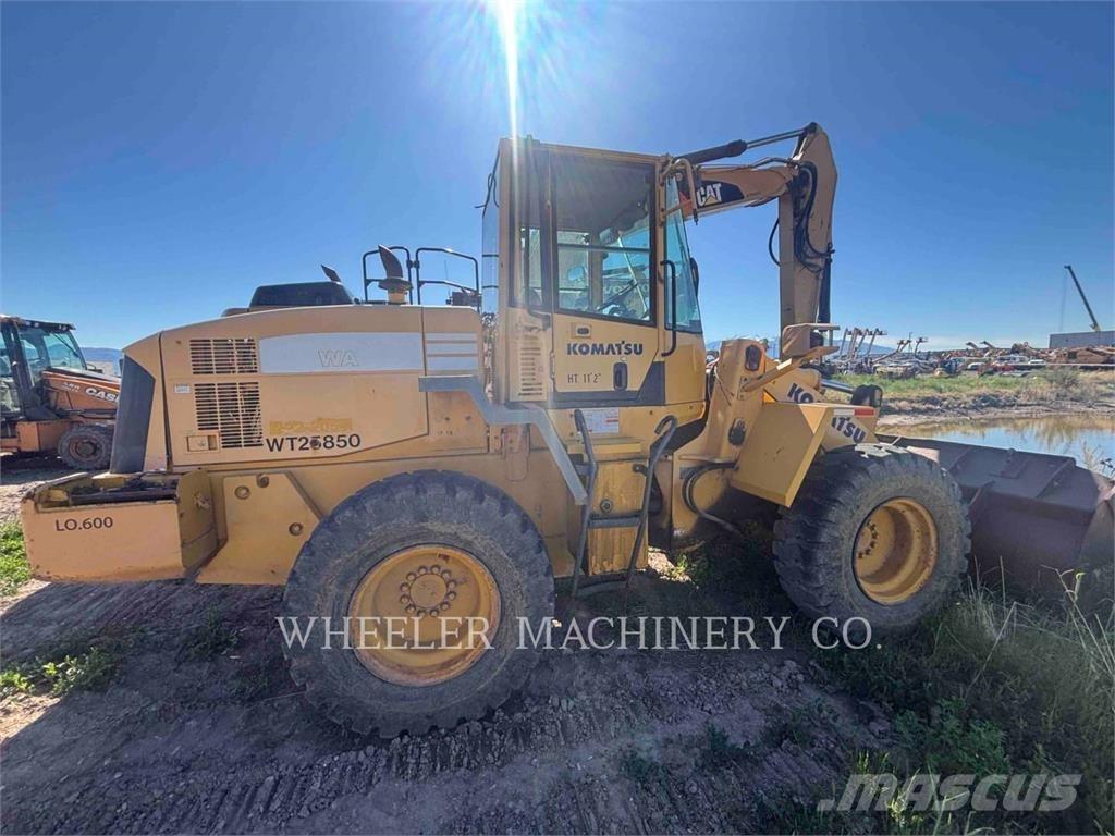 Komatsu WA250-5L Kolové nakladače