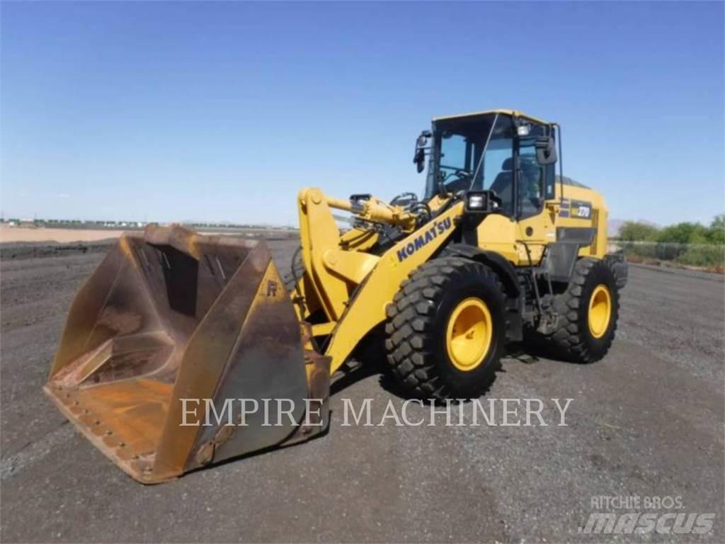 Komatsu WA270-8 Kolové nakladače