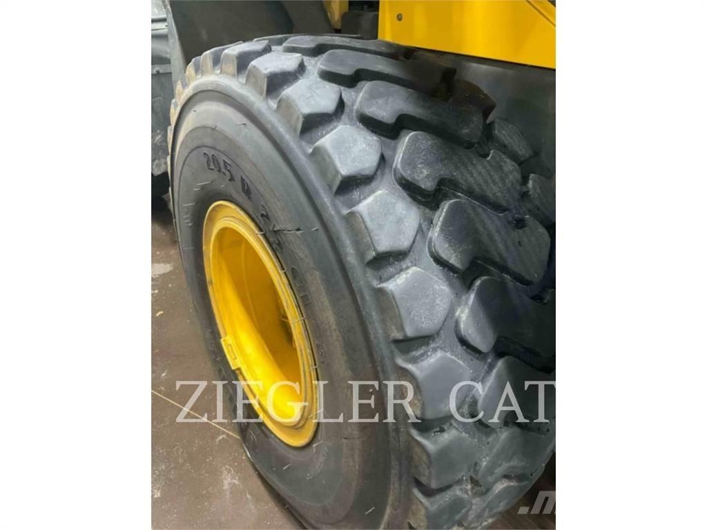Komatsu WA320 Kolové nakladače