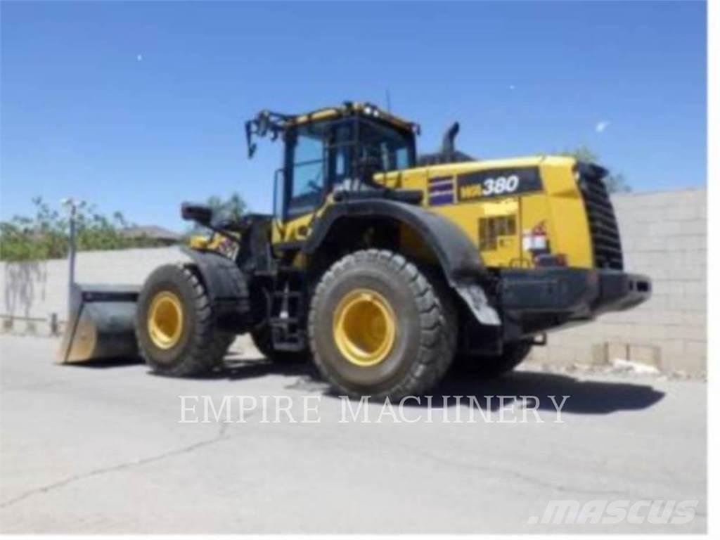 Komatsu WA380 Kolové nakladače