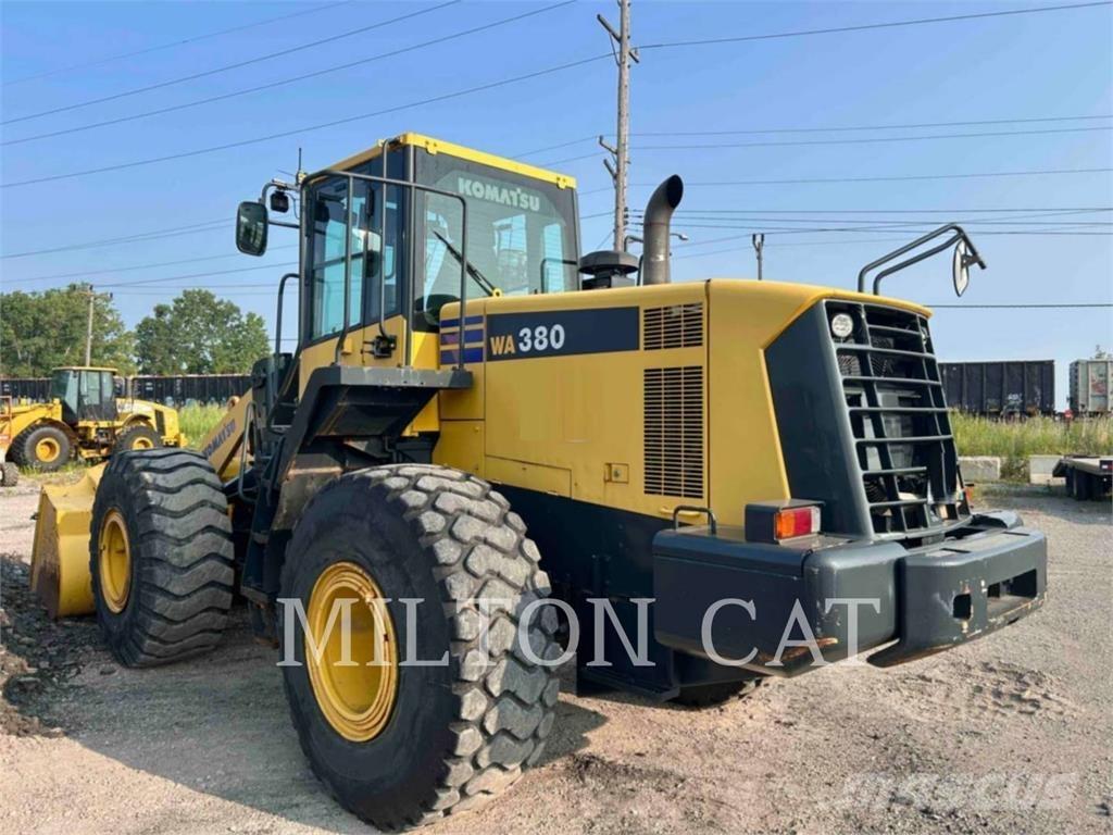 Komatsu WA380 Kolové nakladače