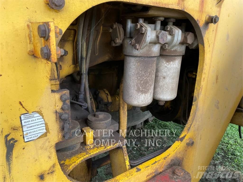 Komatsu WA500 Kolové nakladače