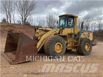 Komatsu WA500 Kolové nakladače