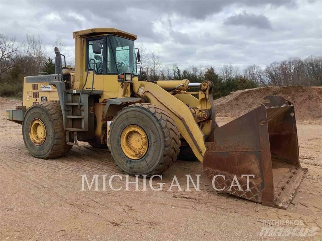 Komatsu WA500 Kolové nakladače