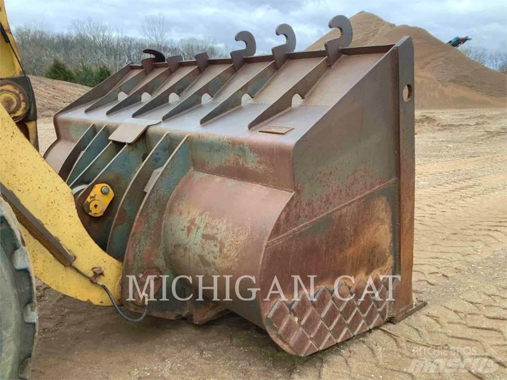 Komatsu WA500 Kolové nakladače