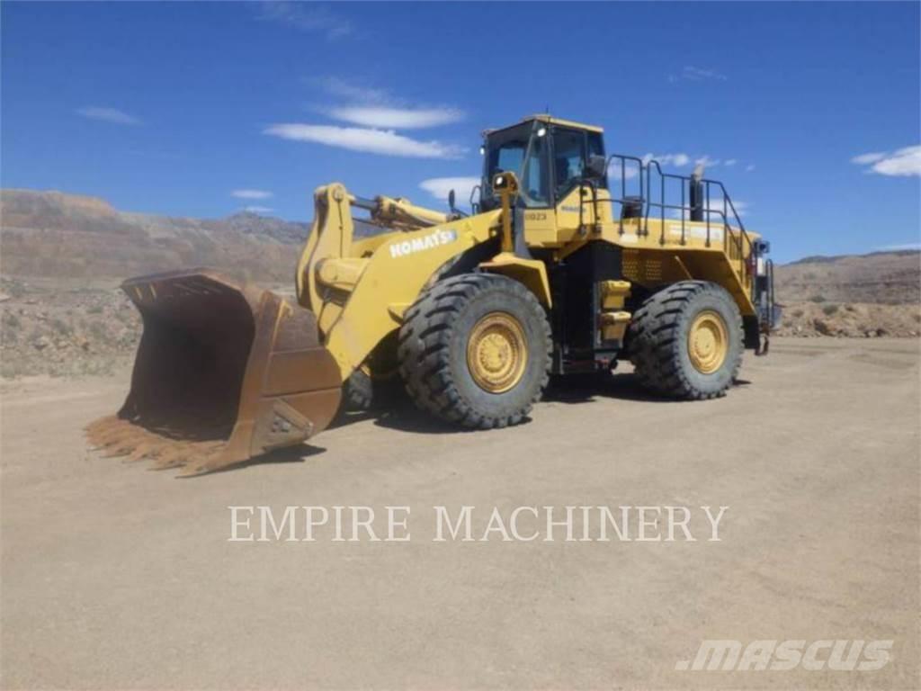 Komatsu WA600-6 Kolové nakladače