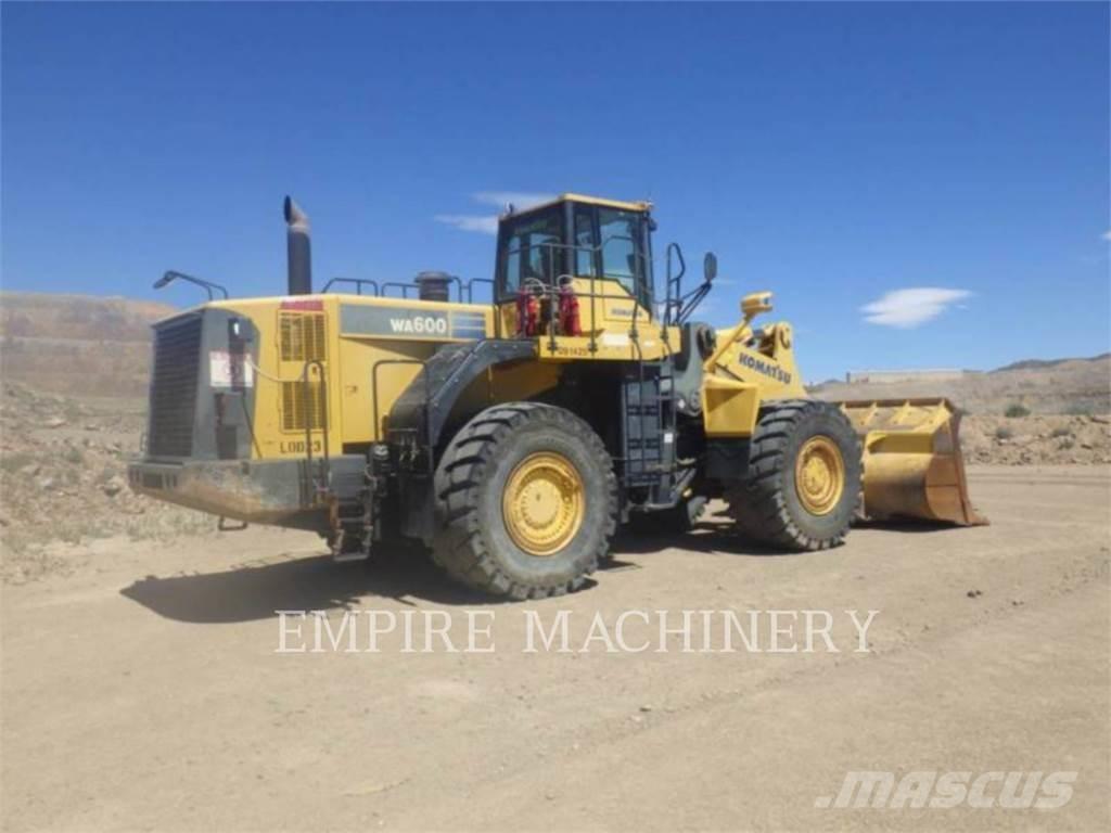 Komatsu WA600-6 Kolové nakladače
