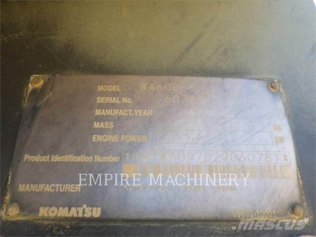 Komatsu WA600-6 Kolové nakladače