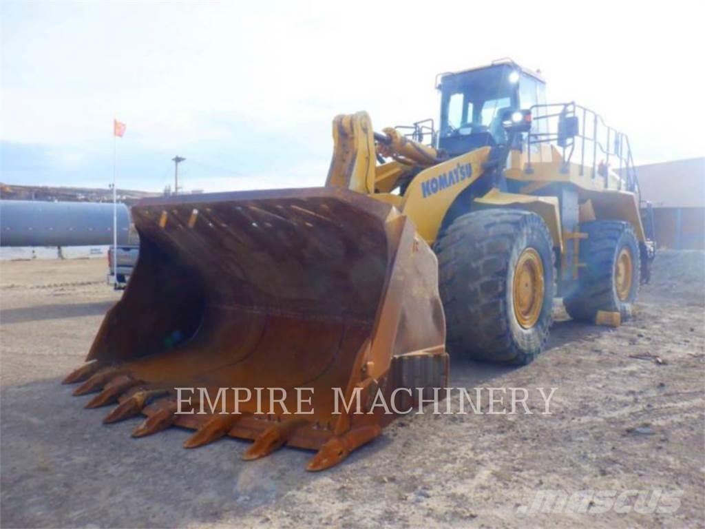 Komatsu WA600-8 Kolové nakladače