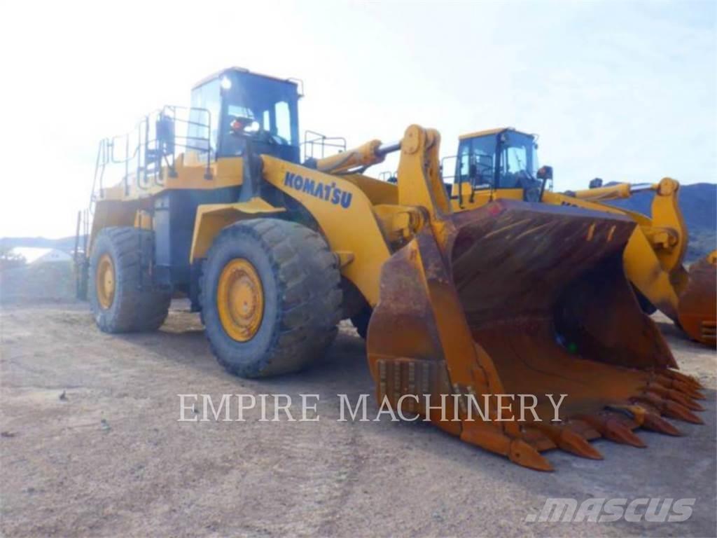 Komatsu WA600-8 Kolové nakladače