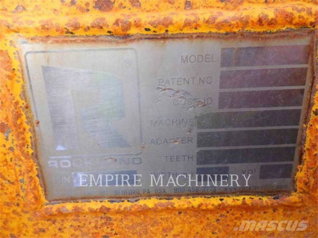 Komatsu WA600-8 Kolové nakladače