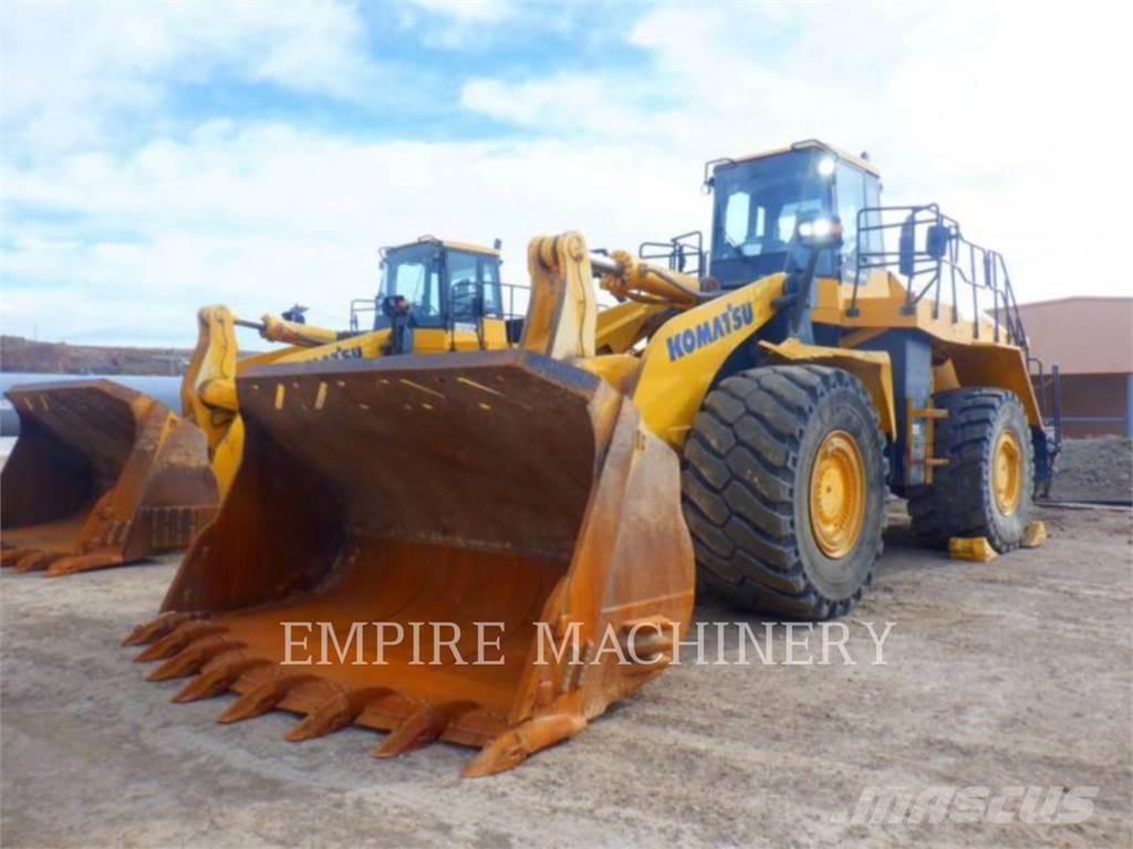 Komatsu WA600-8 Kolové nakladače