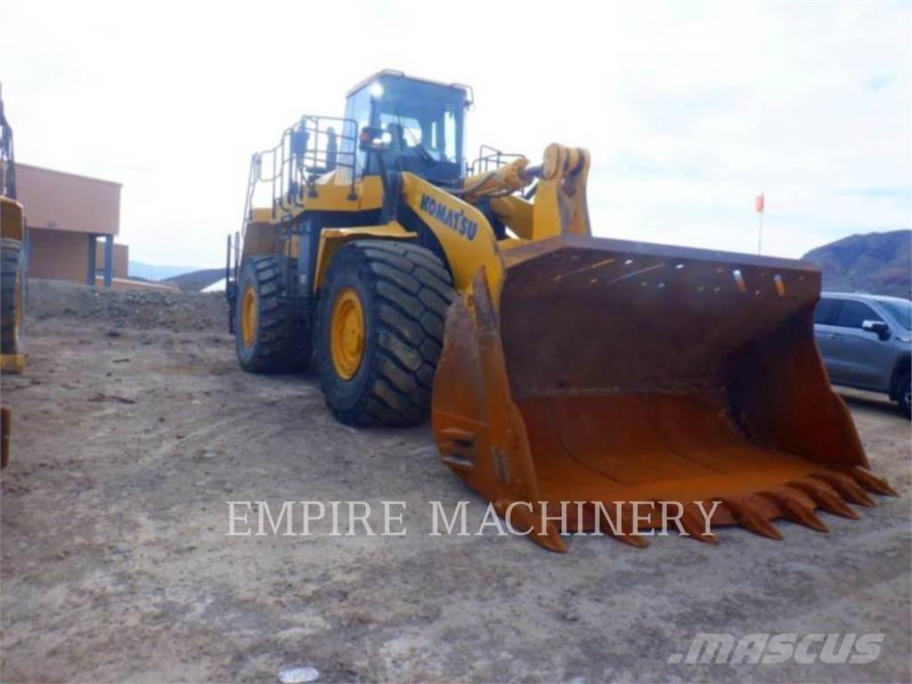 Komatsu WA600-8 Kolové nakladače