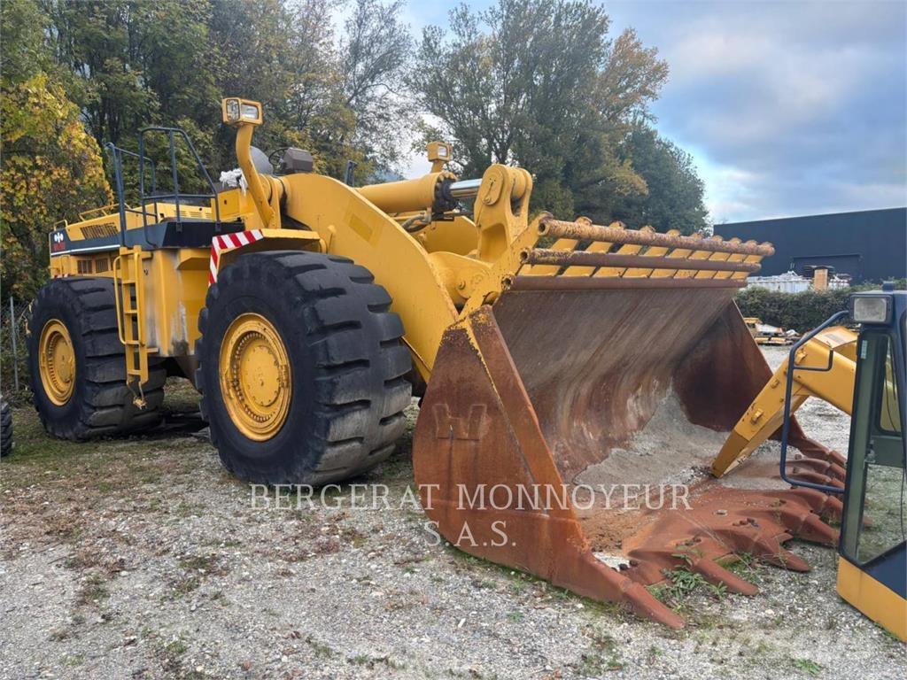 Komatsu WA700 Kolové nakladače
