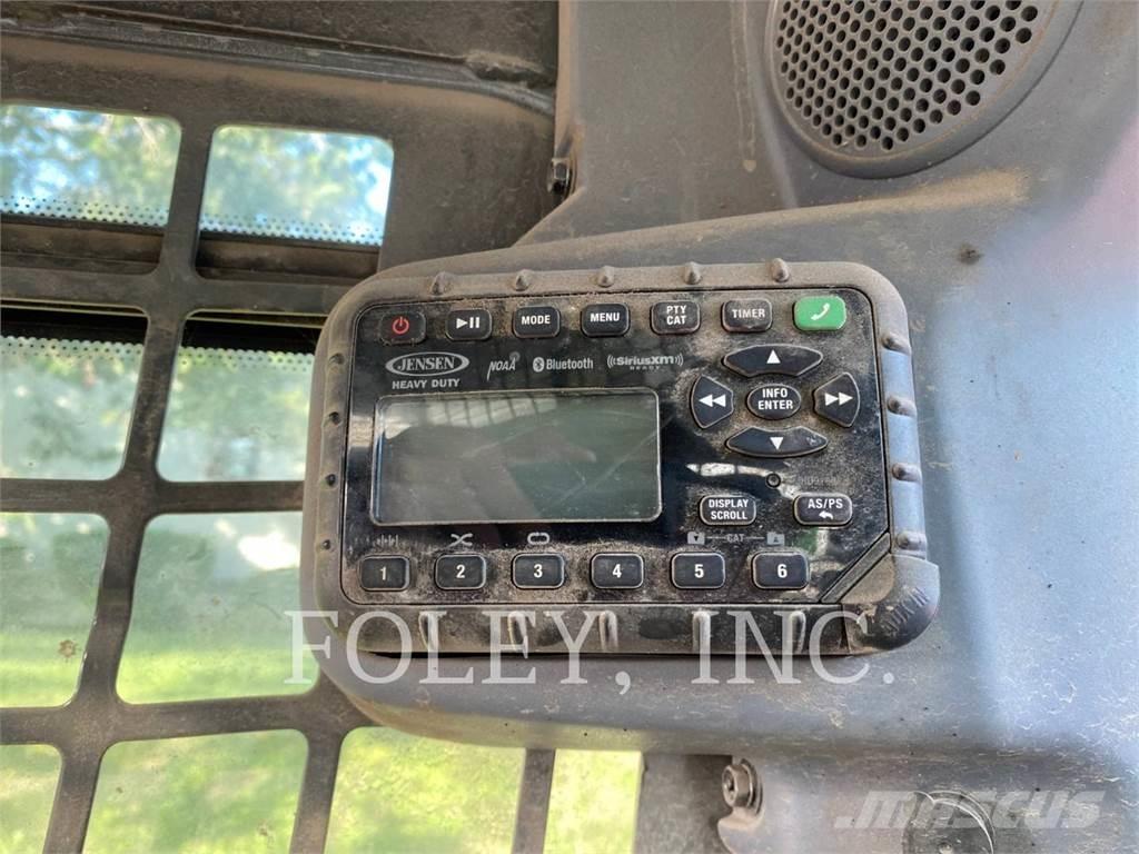 Kubota SSV75 Smykem řízené nakladače