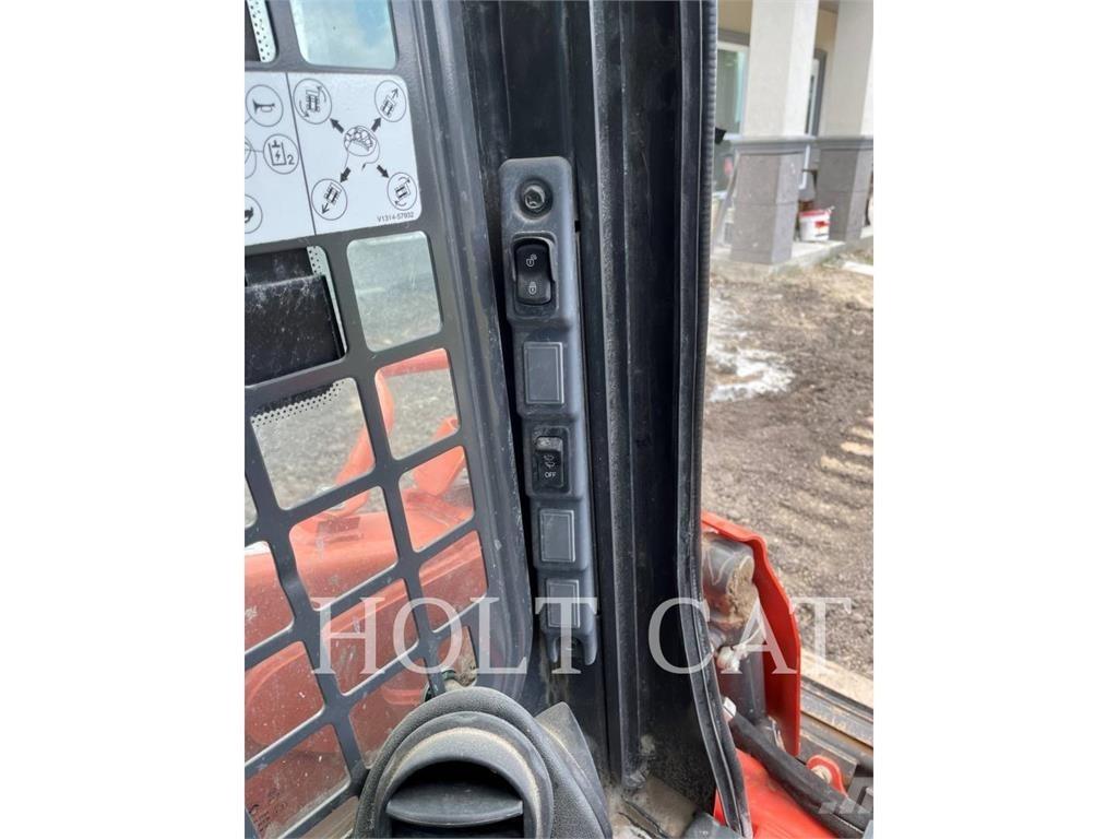 Kubota SSV75 Smykem řízené nakladače
