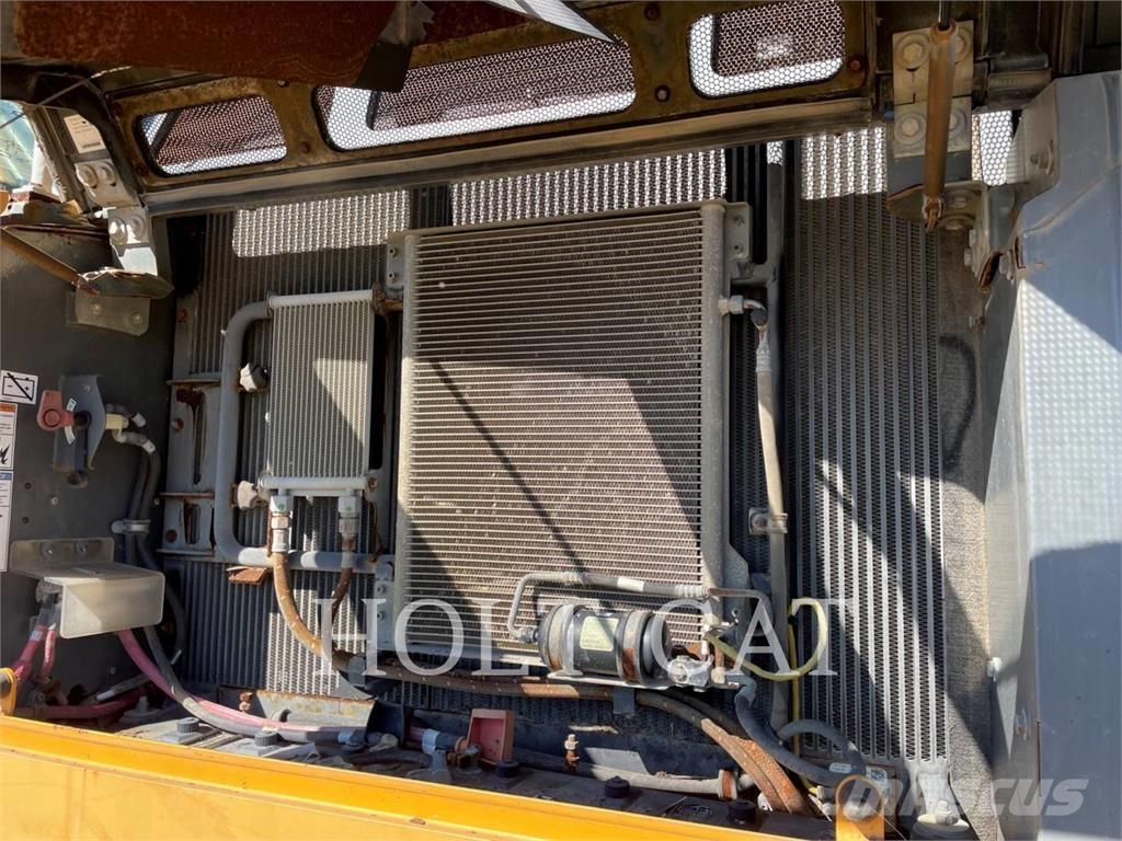 Liebherr R924LC Pásová rýpadla