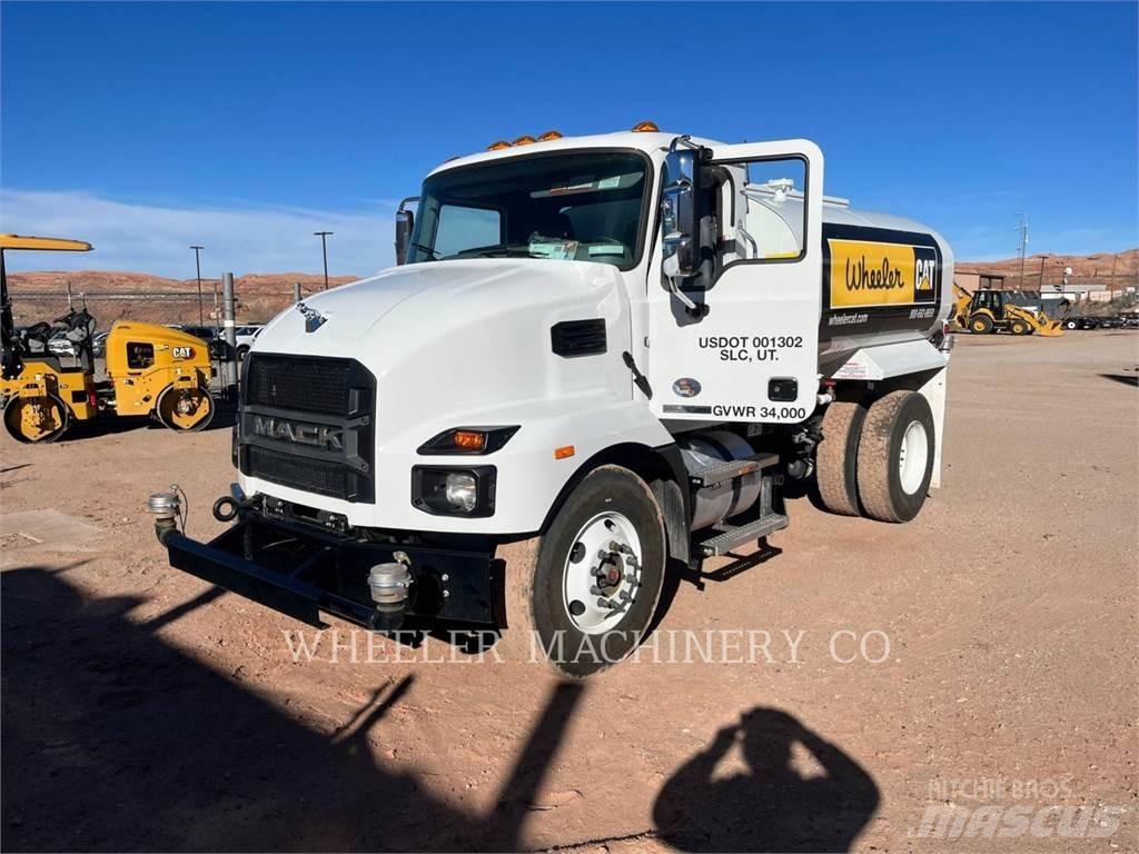 Mack WT2000 A Cisternové vozy