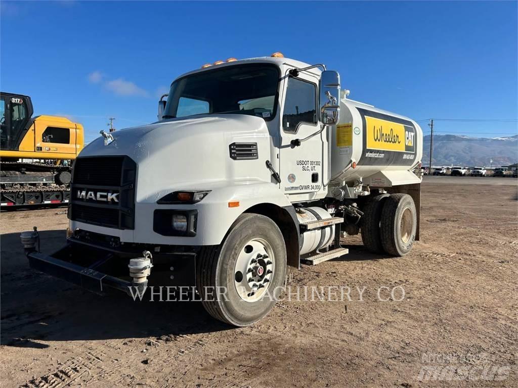Mack WT2000 A Cisternové vozy