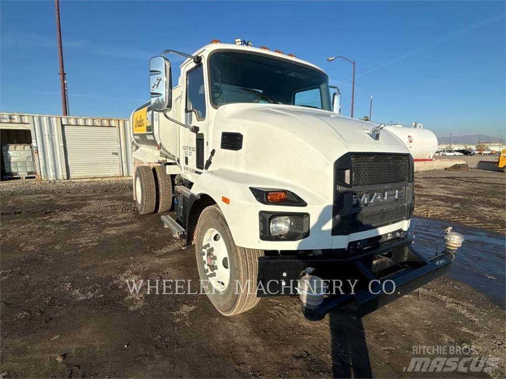 Mack WT2000 A Cisternové vozy