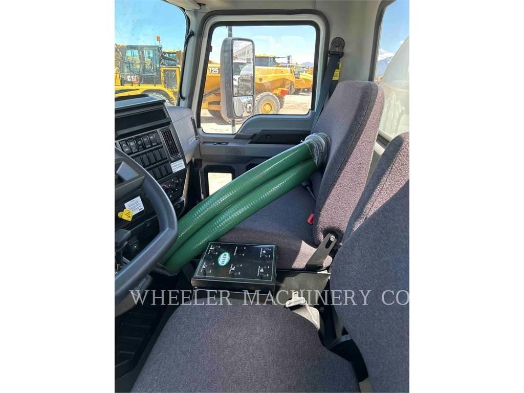 Mack WT2000 A Cisternové vozy