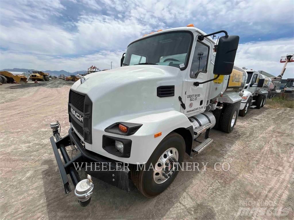 Mack WT2000 A Cisternové vozy
