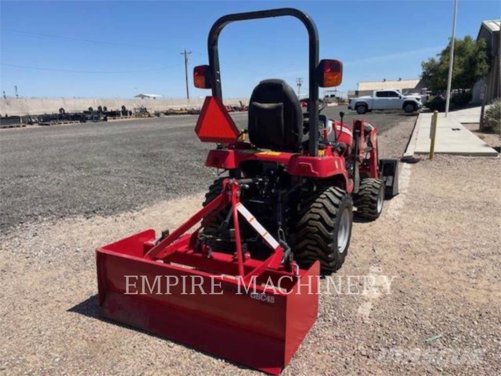 Massey Ferguson GC1723E Traktory