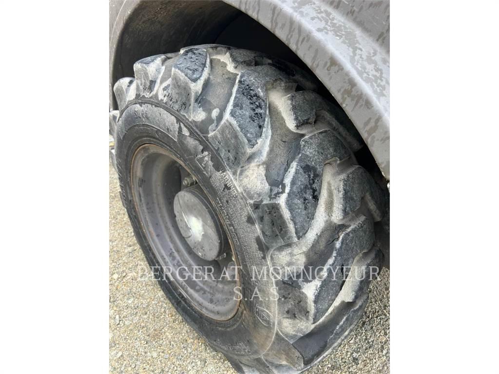 Mecalac AX850 Kolové nakladače