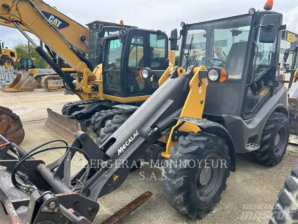 Mecalac AX850 Kolové nakladače