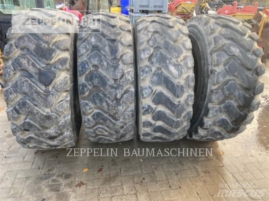 Michelin 4X 20.5R25XHA Pneumatiky, kola a ráfky