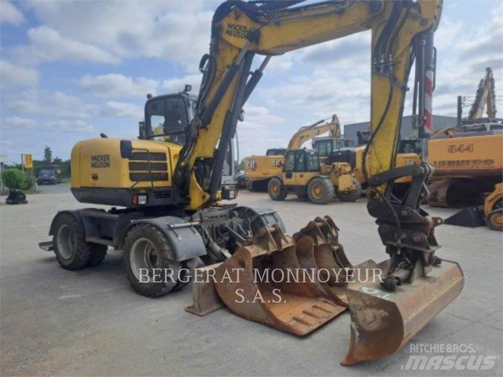 Neuson EW100 Kolová rýpadla