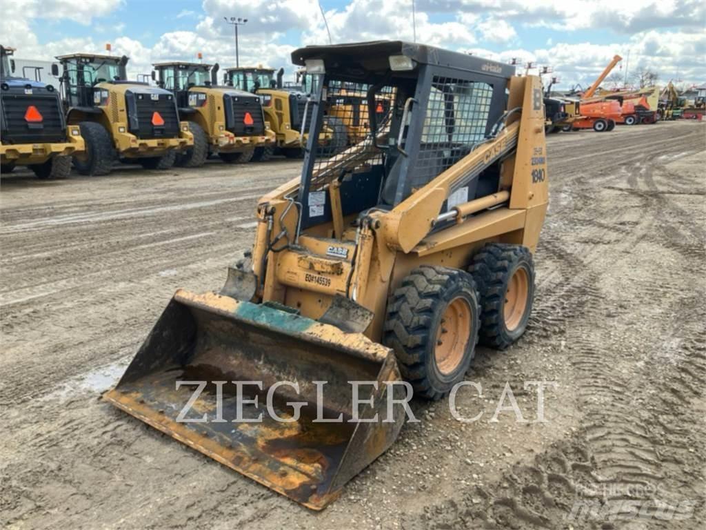 New Holland 1840 Smykem řízené nakladače