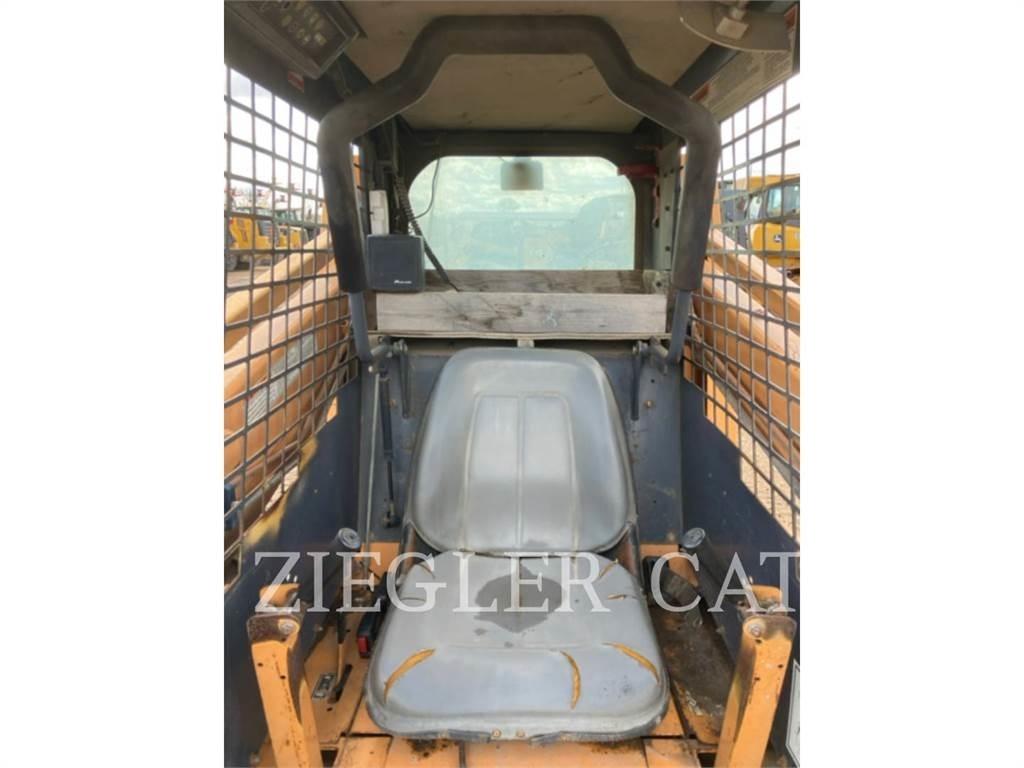 New Holland 1845 Smykem řízené nakladače