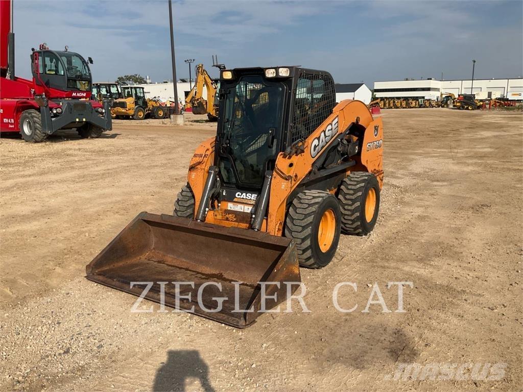 New Holland SV250 Smykem řízené nakladače