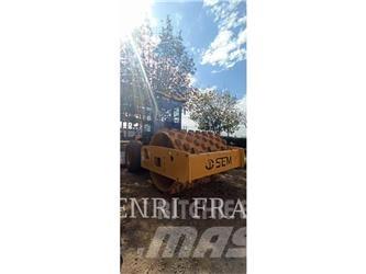 SEM MACHINERY 510 Půdní kompaktory