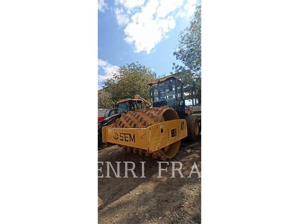 SEM MACHINERY 510 Půdní kompaktory