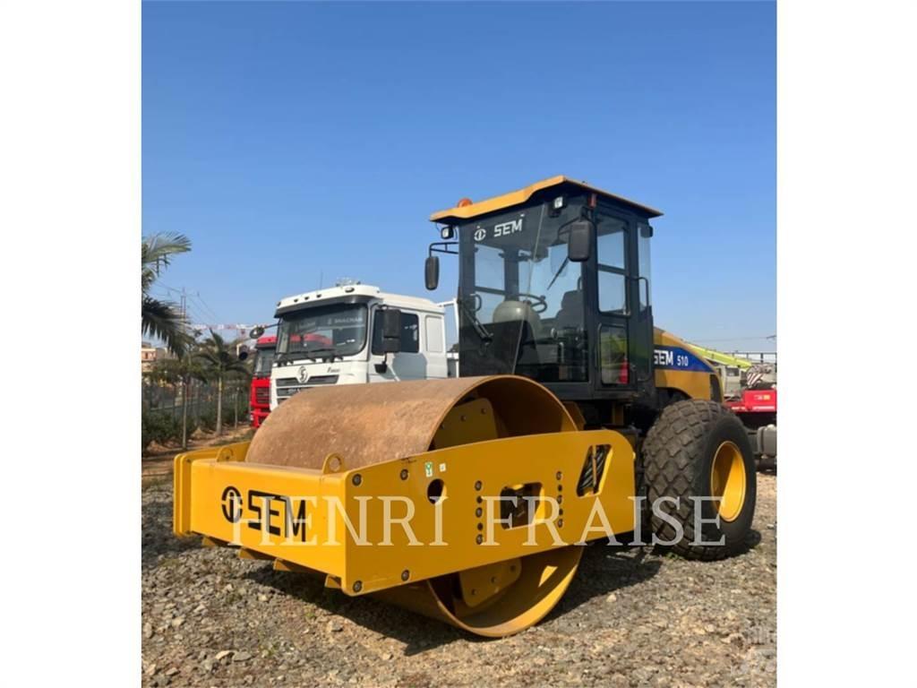 SEM MACHINERY 510 Půdní kompaktory