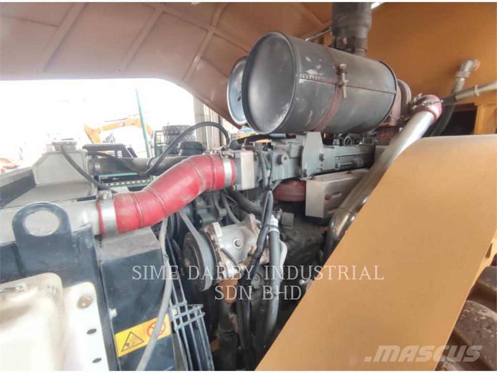 SEM MACHINERY SEM 522 Půdní kompaktory