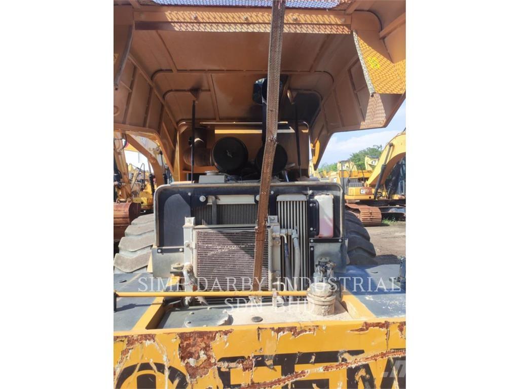 SEM MACHINERY SEM 522 Půdní kompaktory