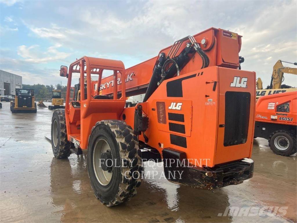 SkyTrak 8042O Teleskopické manipulátory