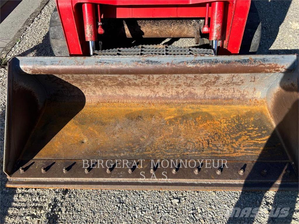 Takeuchi TL12 Pásové nakladače