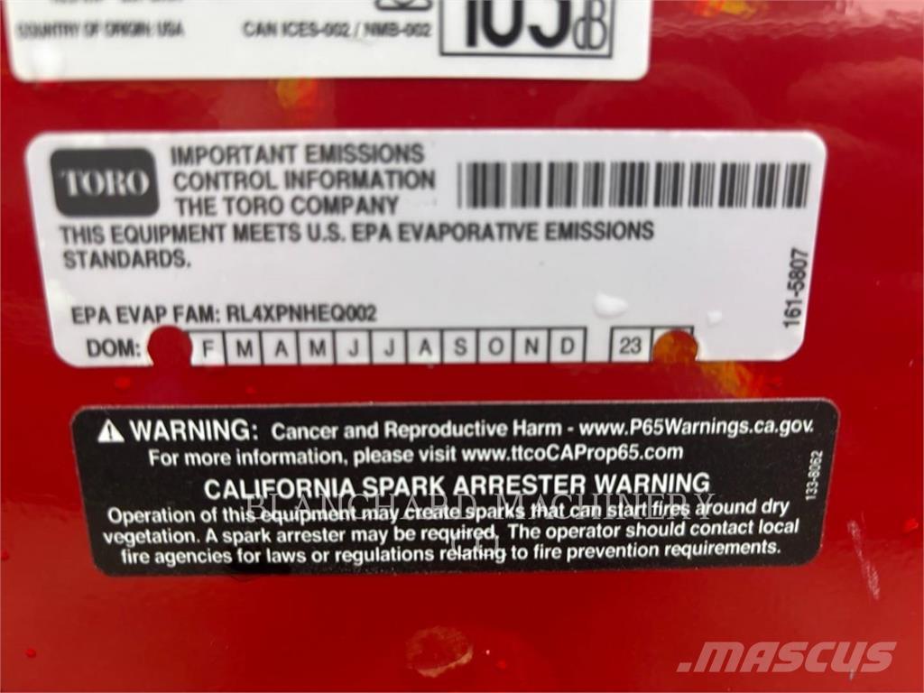 Toro TX-427 Smykem řízené nakladače