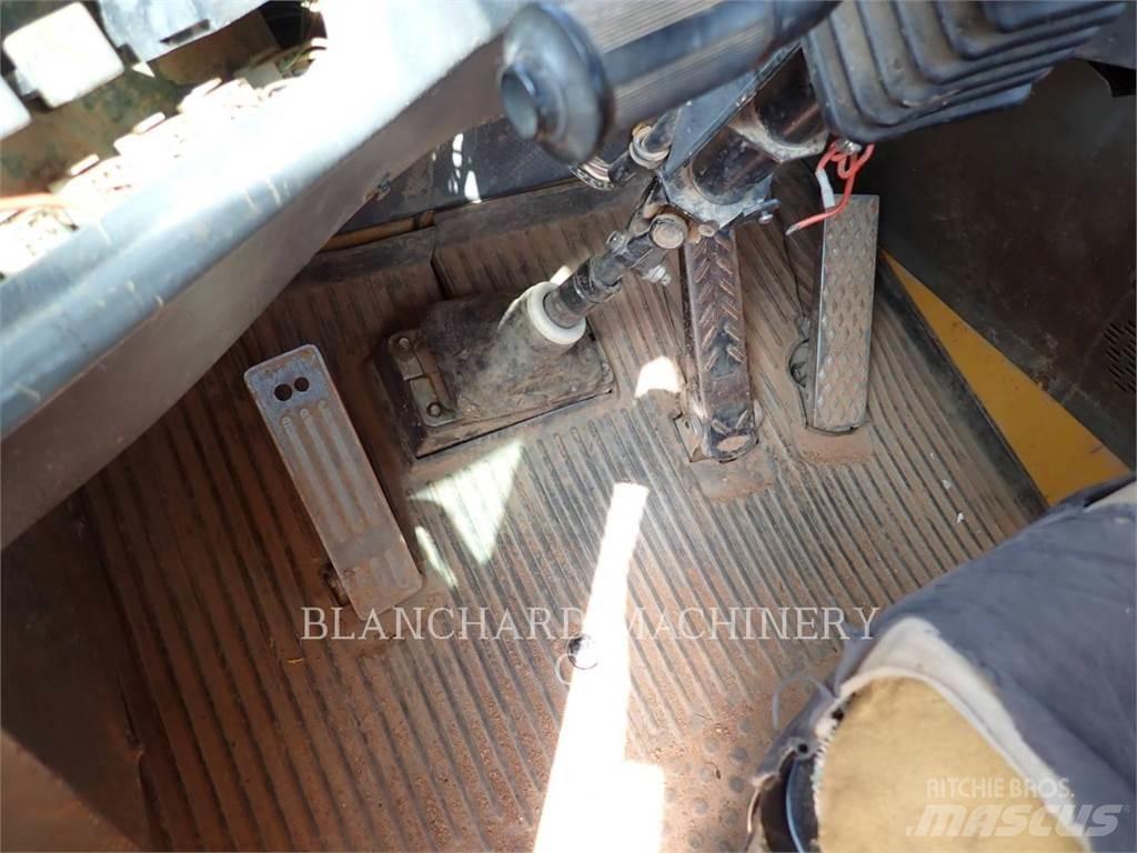 Volvo A35C Kloubové dempry